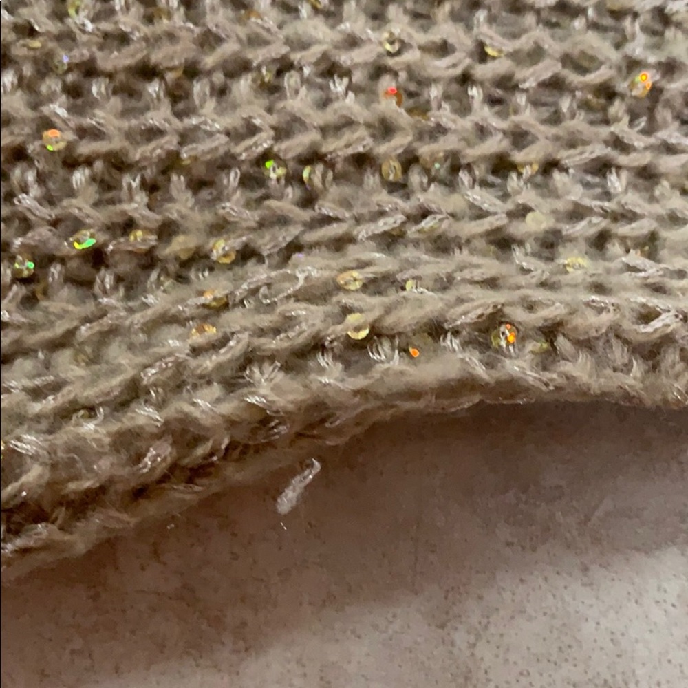 Gold sequin Forever 21 sweater - Picture 3 of 3